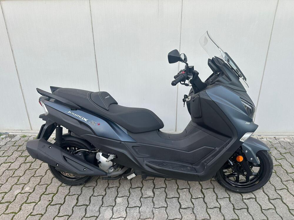 Sym Joymax 300 Z+ (2021 - 24) (6)