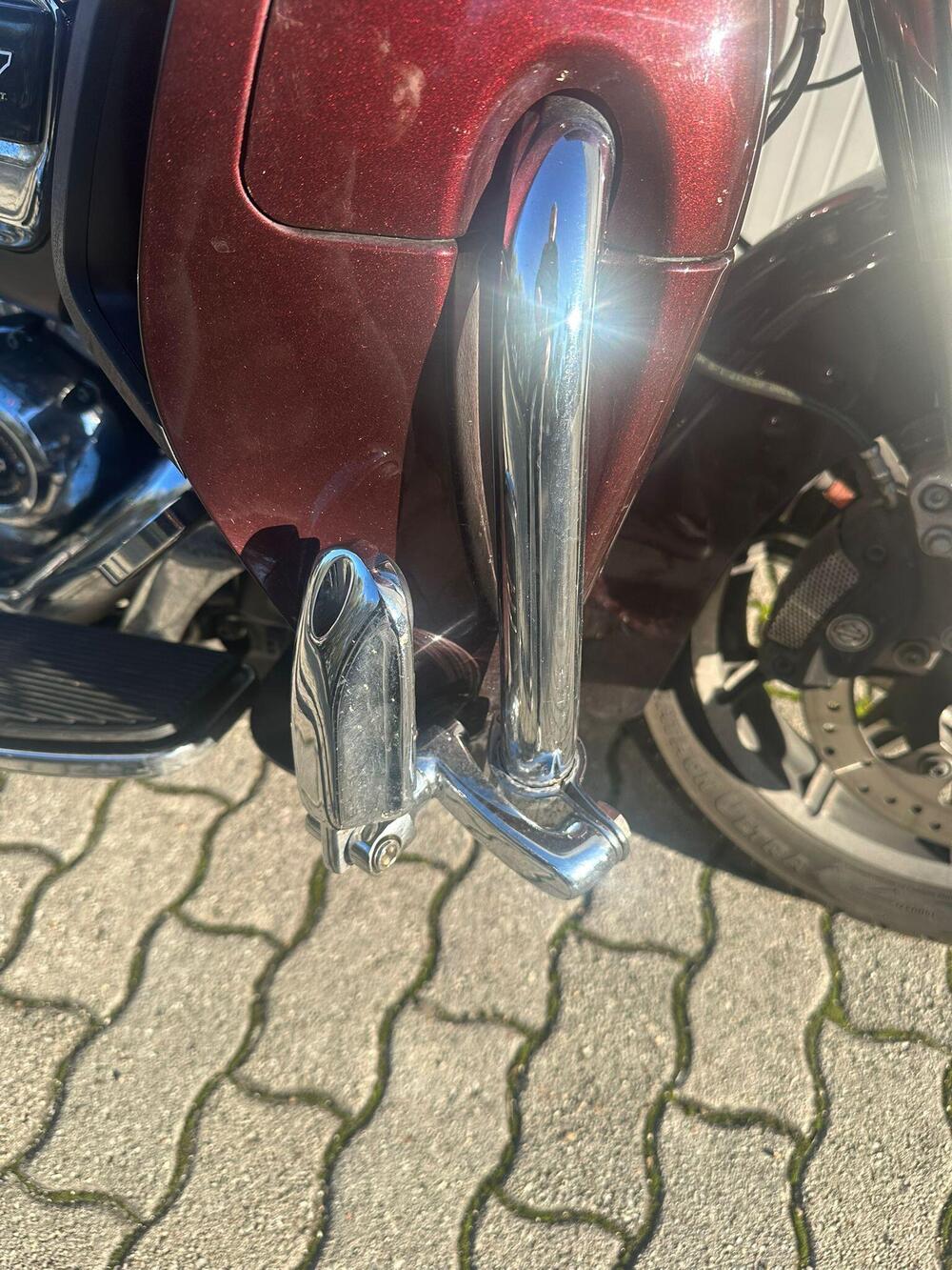 Harley-Davidson 107 Road Glide Ultra (2017 - 18) - FLTRU (11)