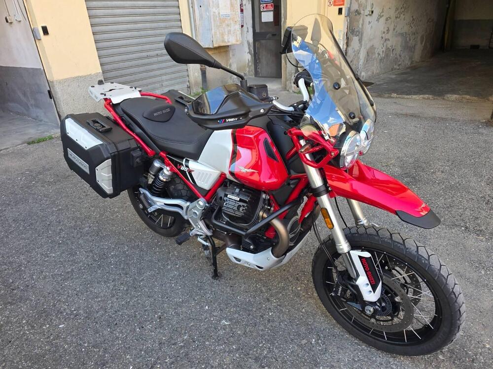 Moto Guzzi V85 TT Evocative Graphics (2021 - 23) (4)