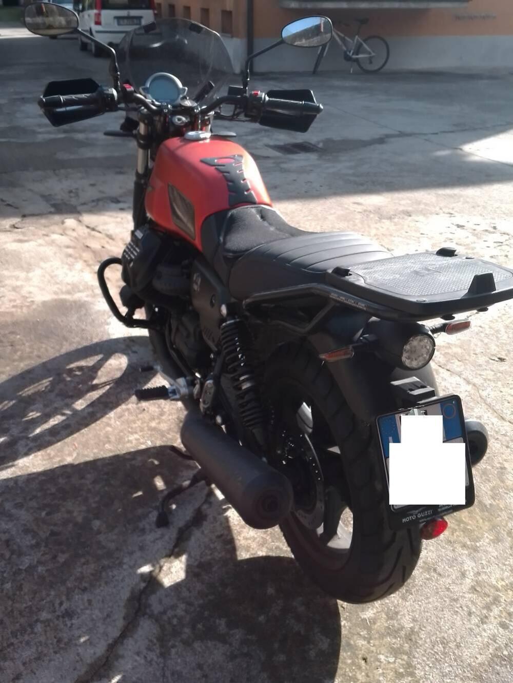 Moto Guzzi V7 850 Stone Special Abs (2021)