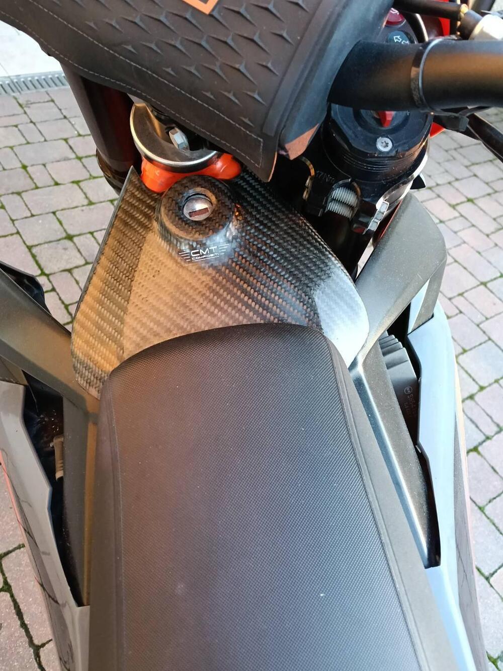 KTM 690 SMC R (2021 - 22) (9)