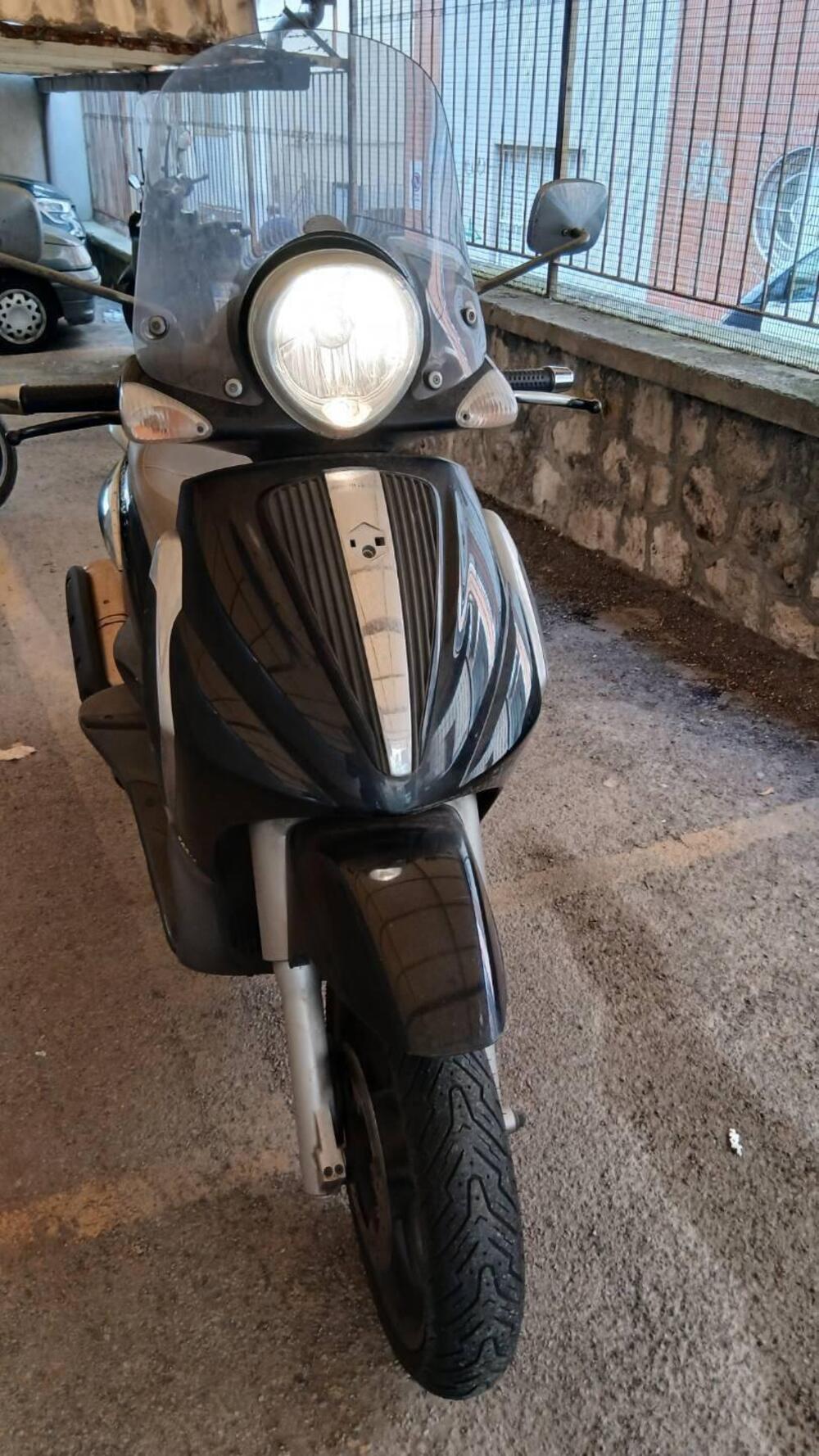 Piaggio Beverly Tourer 400 (2008 - 11) (4)