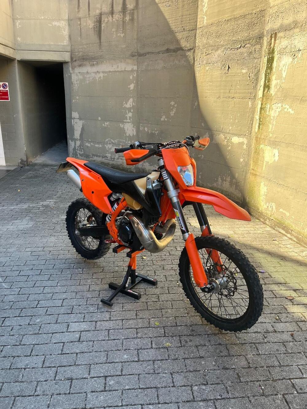 KTM 250 EXC TPI (2019) (3)