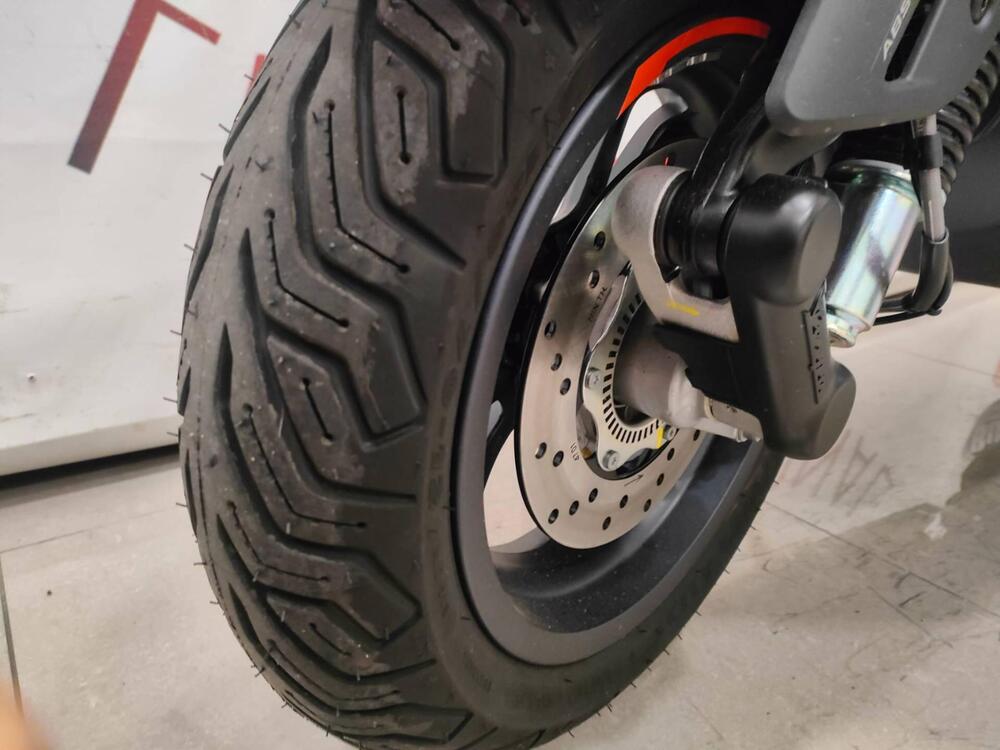 Vespa GTS 310 Supersport (2025) (7)