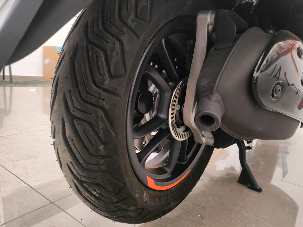 Vespa GTS 310 Supersport (2025) (8)