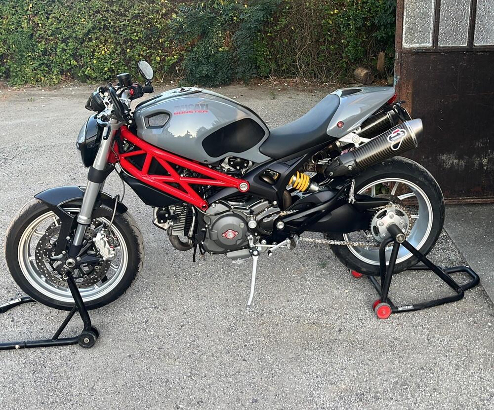 Ducati Monster 1100 (2009 -10)