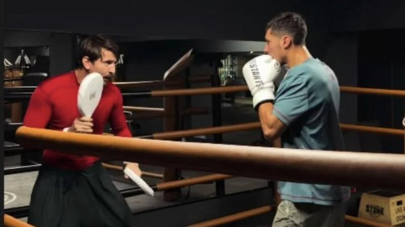 MotoGP 2026, Toprak Razgatlioglu si prepara al debutto: allenamento di boxe come Rocky Balboa [VIDEO]