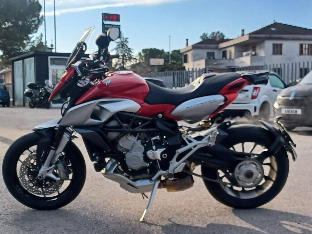 MV Agusta Stradale 800 EAS ABS (2015 - 17) (2)