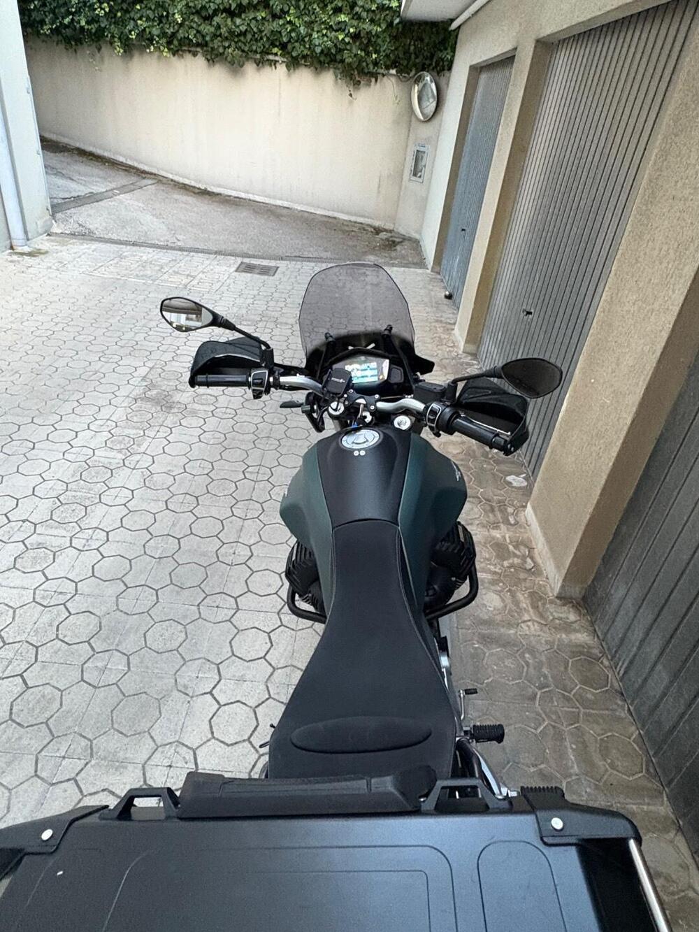 Moto Guzzi V85 TT (2021 - 23)