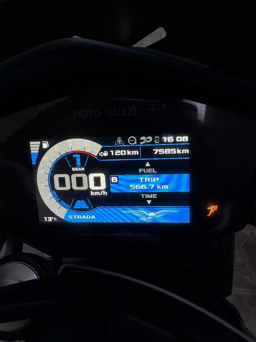Moto Guzzi V85 TT (2021 - 23) (10)