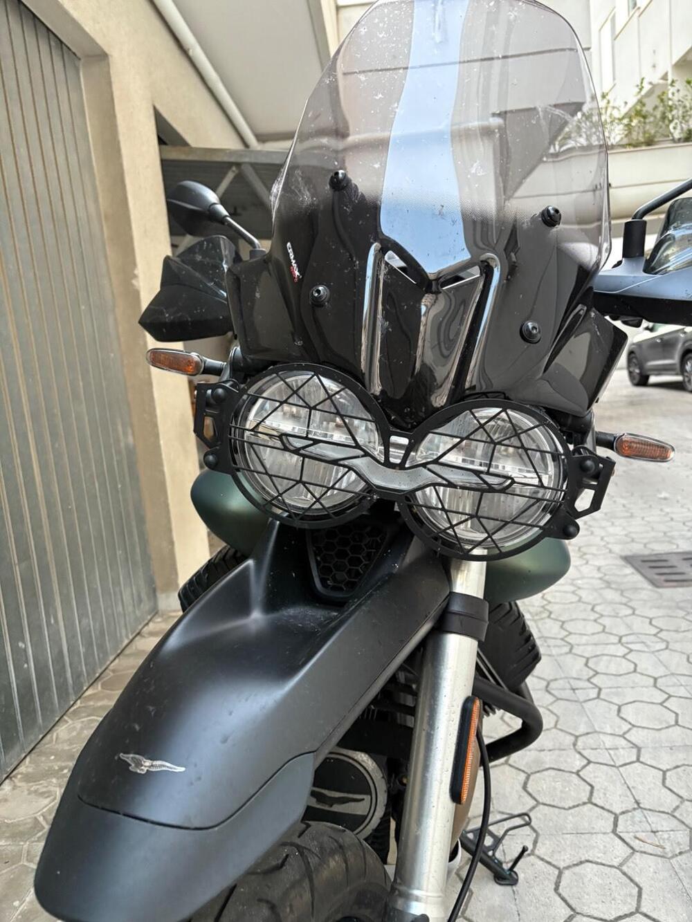 Moto Guzzi V85 TT (2021 - 23) (11)