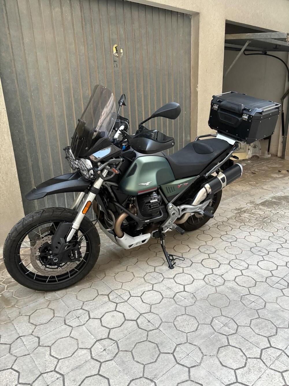 Moto Guzzi V85 TT (2021 - 23) (13)
