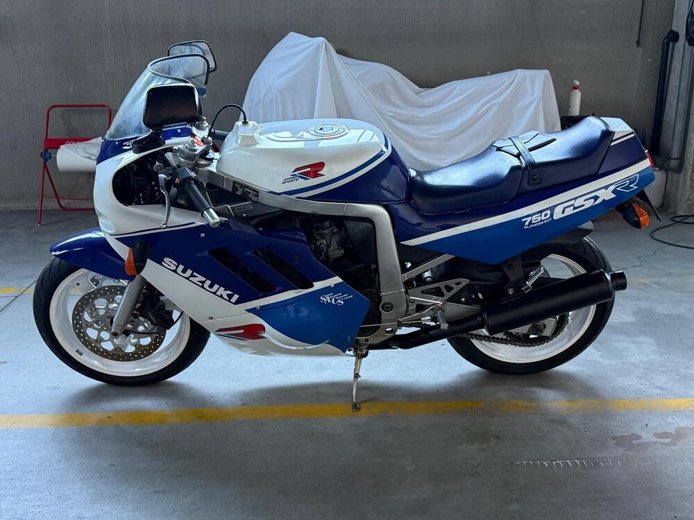 Suzuki GSX R 750 gr77A
