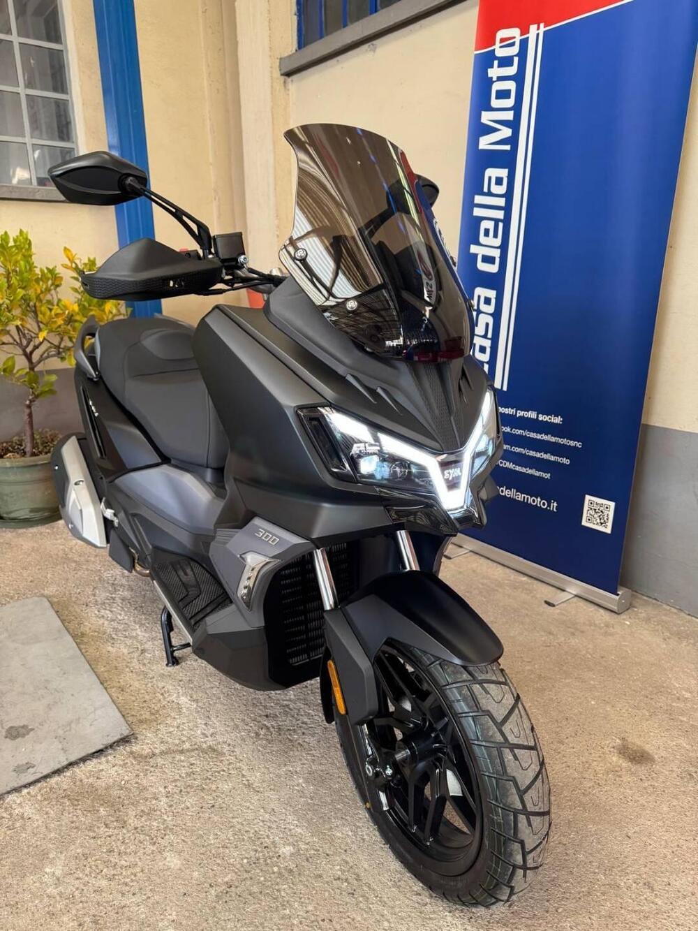 Sym ADX 300 (2024 - 25) (4)