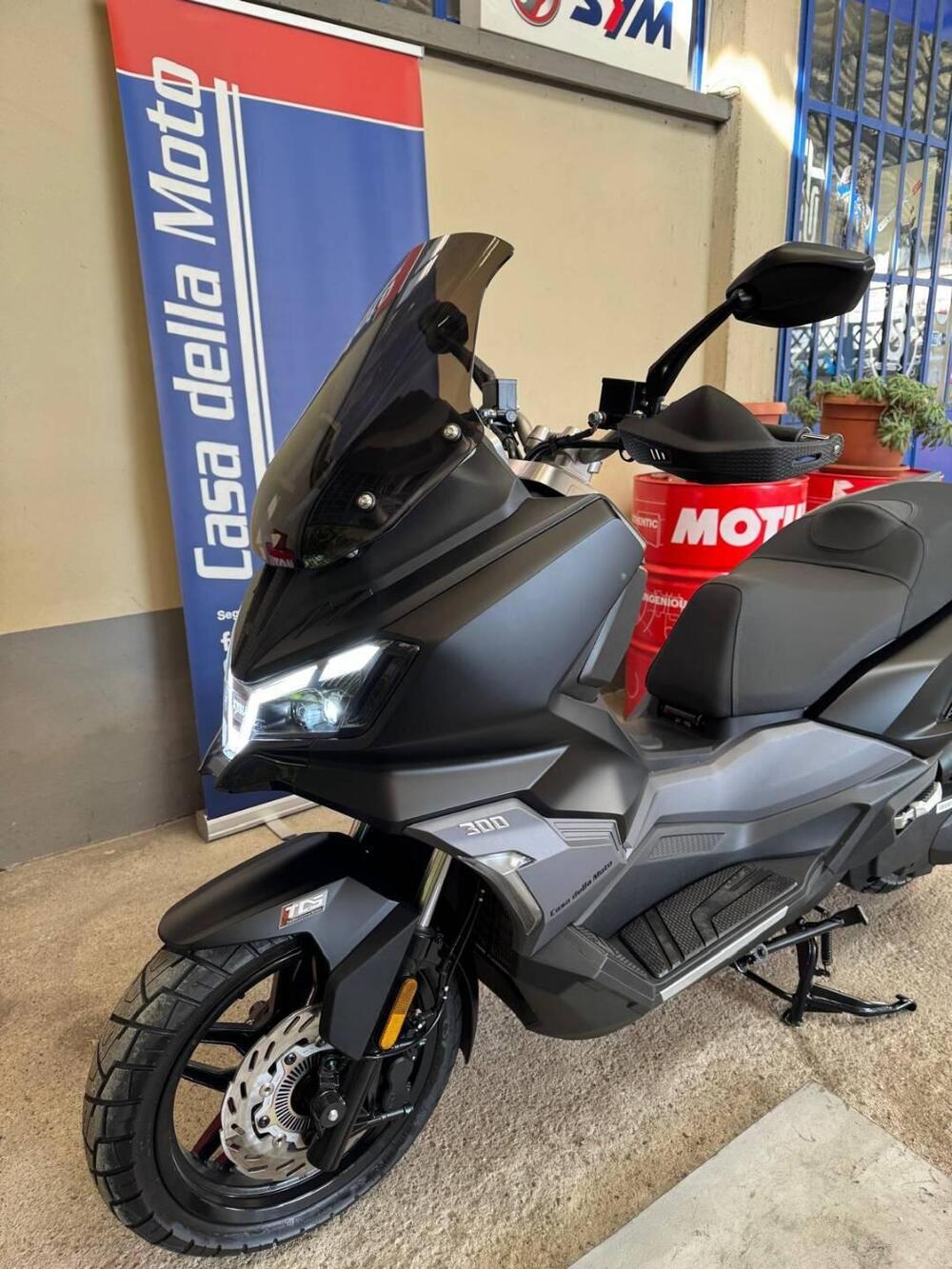 Sym ADX 300 (2024 - 25) (11)