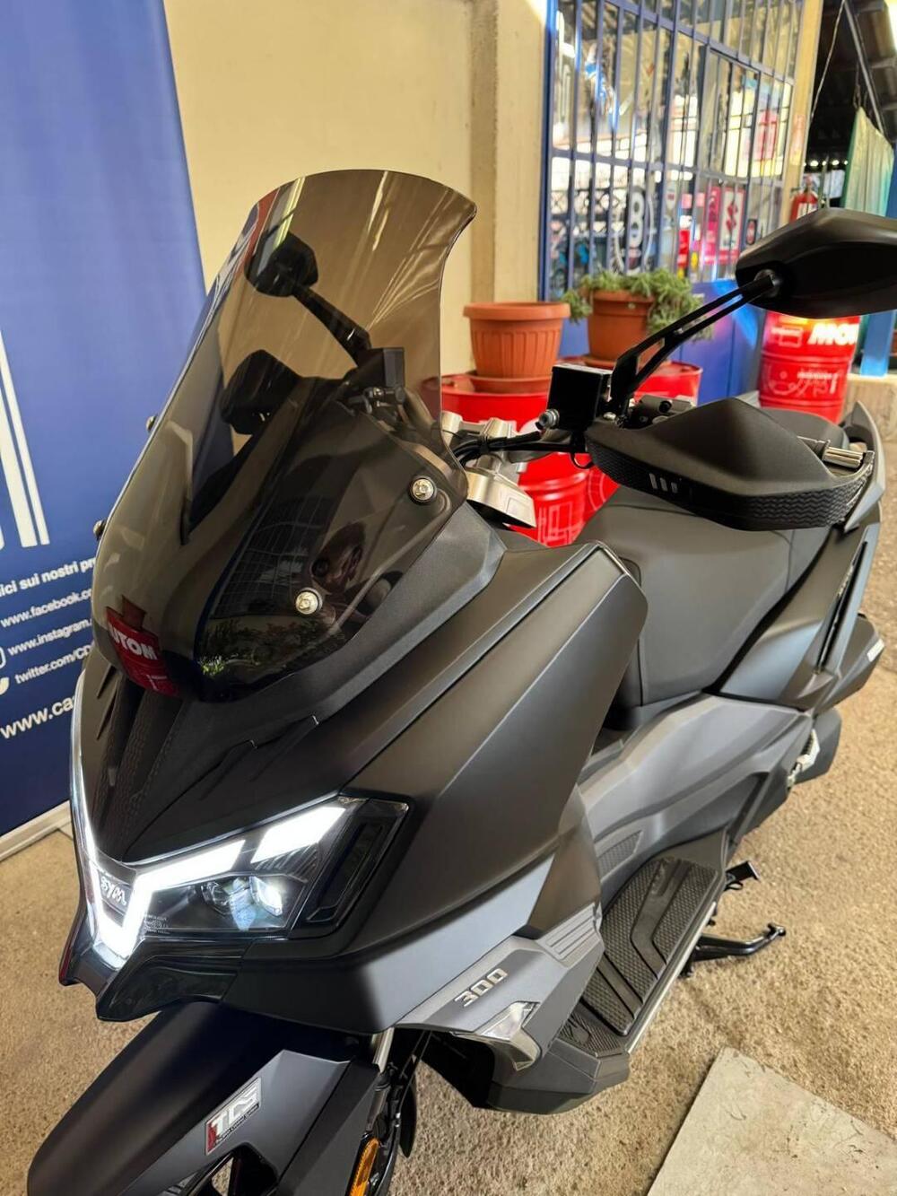 Sym ADX 300 (2024 - 25) (12)