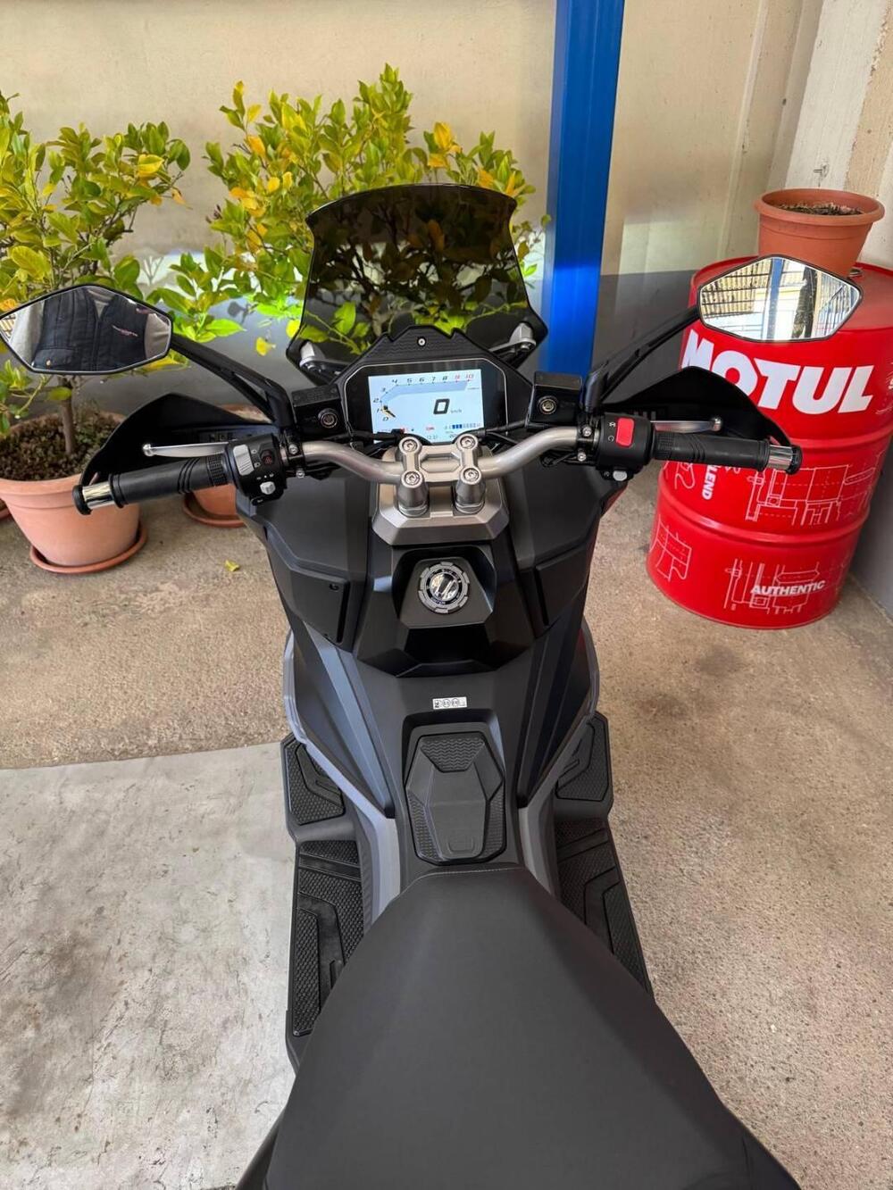 Sym ADX 300 (2024 - 25) (15)