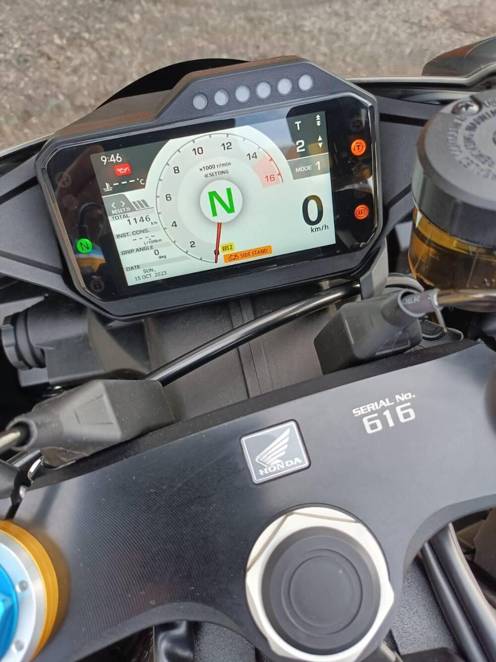 Honda CBR 1000 RR-R Fireblade SP 30th Anniversary (2022 - 23) (4)