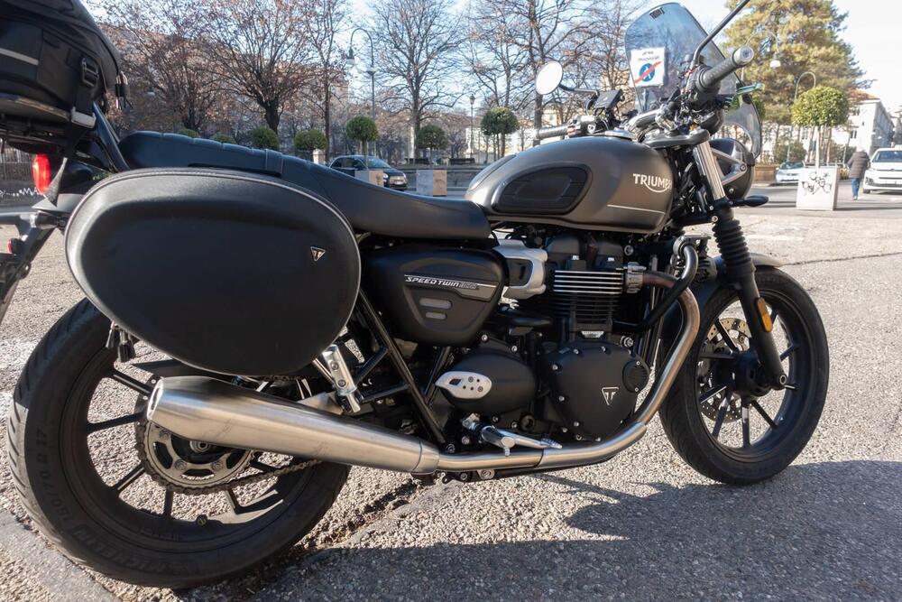 Triumph Speed Twin 900 (2023 - 24) (2)