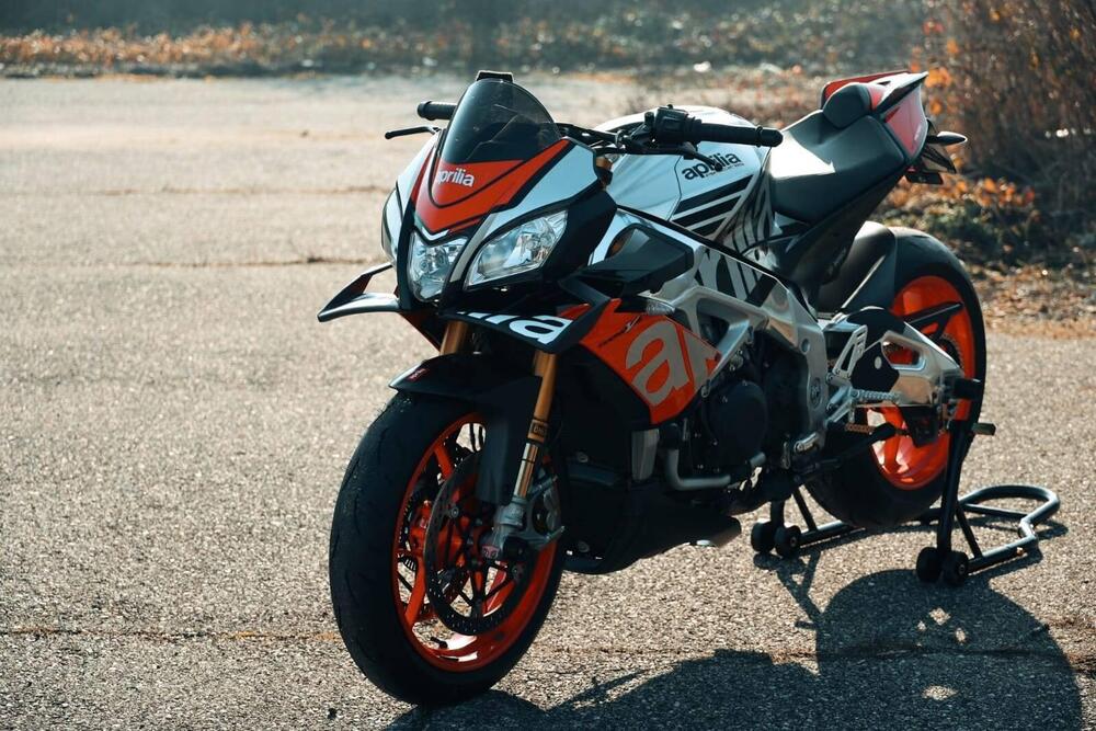 Aprilia Tuono V4 Factory (2017 - 18) (3)