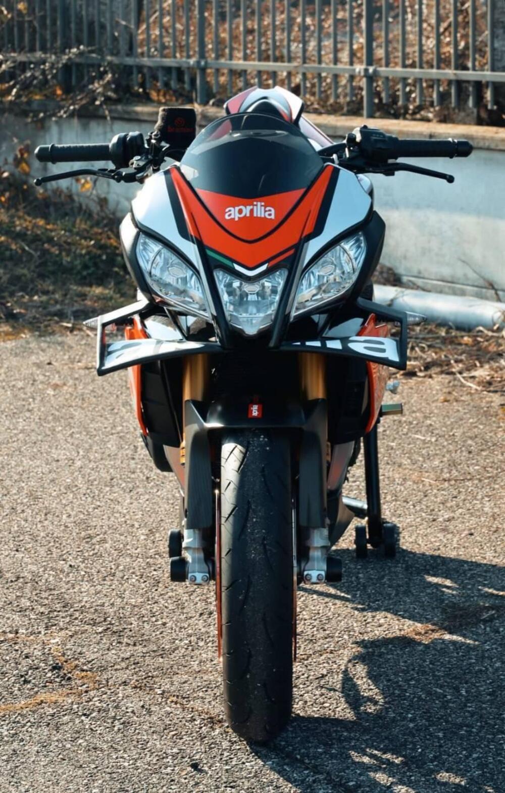 Aprilia Tuono V4 Factory (2017 - 18) (4)