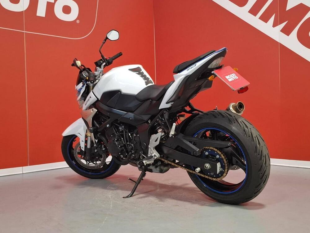 Suzuki GSR 750 (2010 - 15) (5)