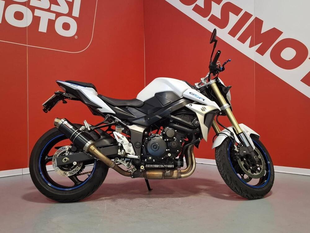 Suzuki GSR 750 (2010 - 15) (2)