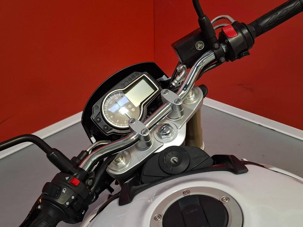 Suzuki GSR 750 (2010 - 15) (11)