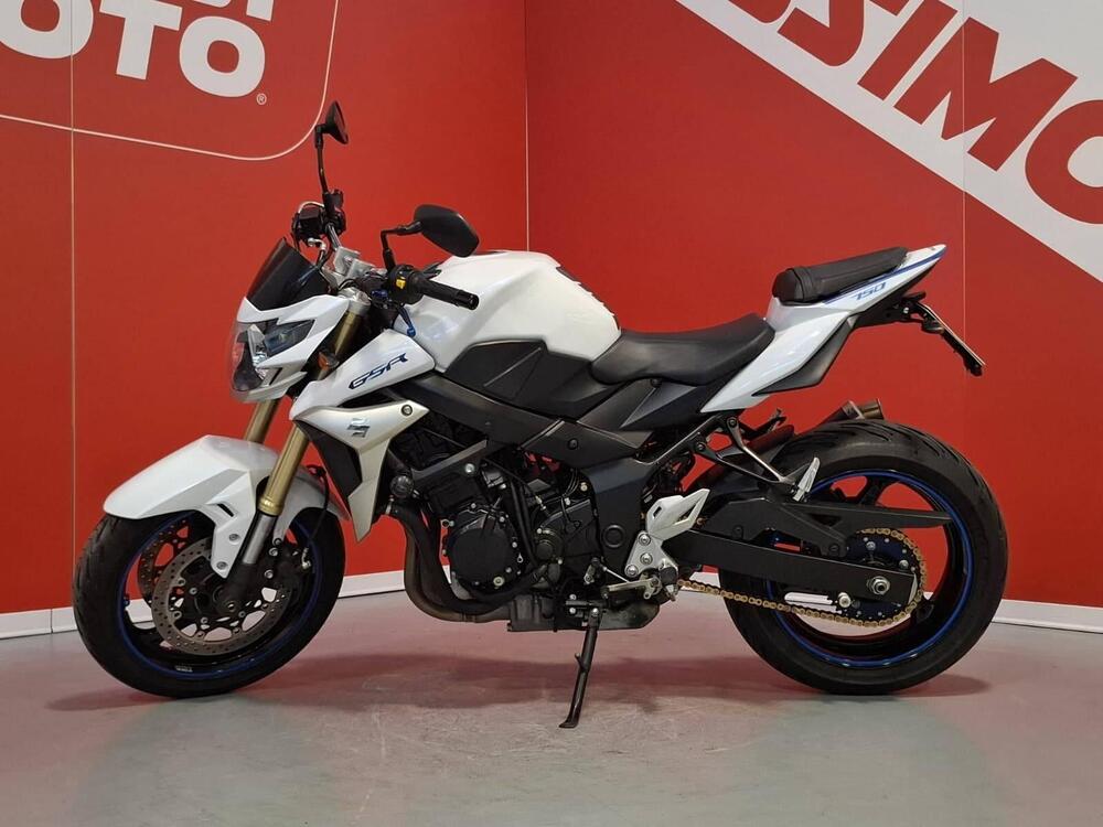 Suzuki GSR 750 (2010 - 15) (7)