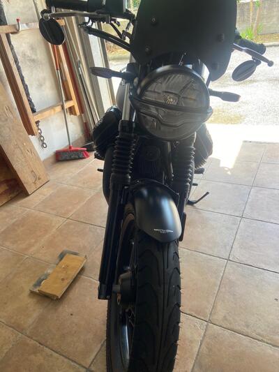 Moto Guzzi V7 Stone (2021 - 24) usata