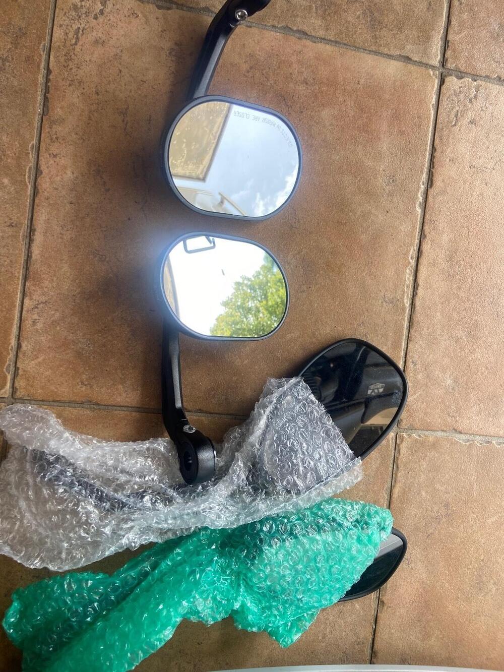 Moto Guzzi V7 Stone (2021 - 24) (10)