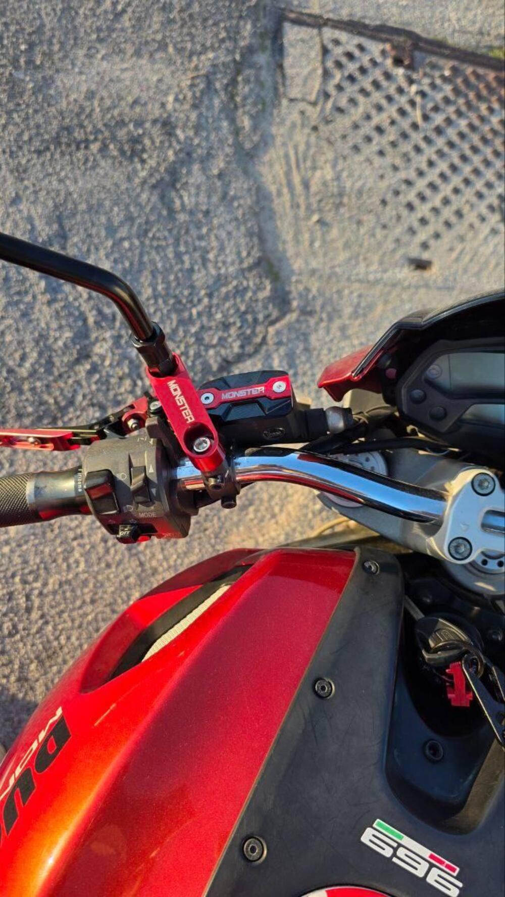 Ducati Monster 696 Plus (2007 - 14) (4)