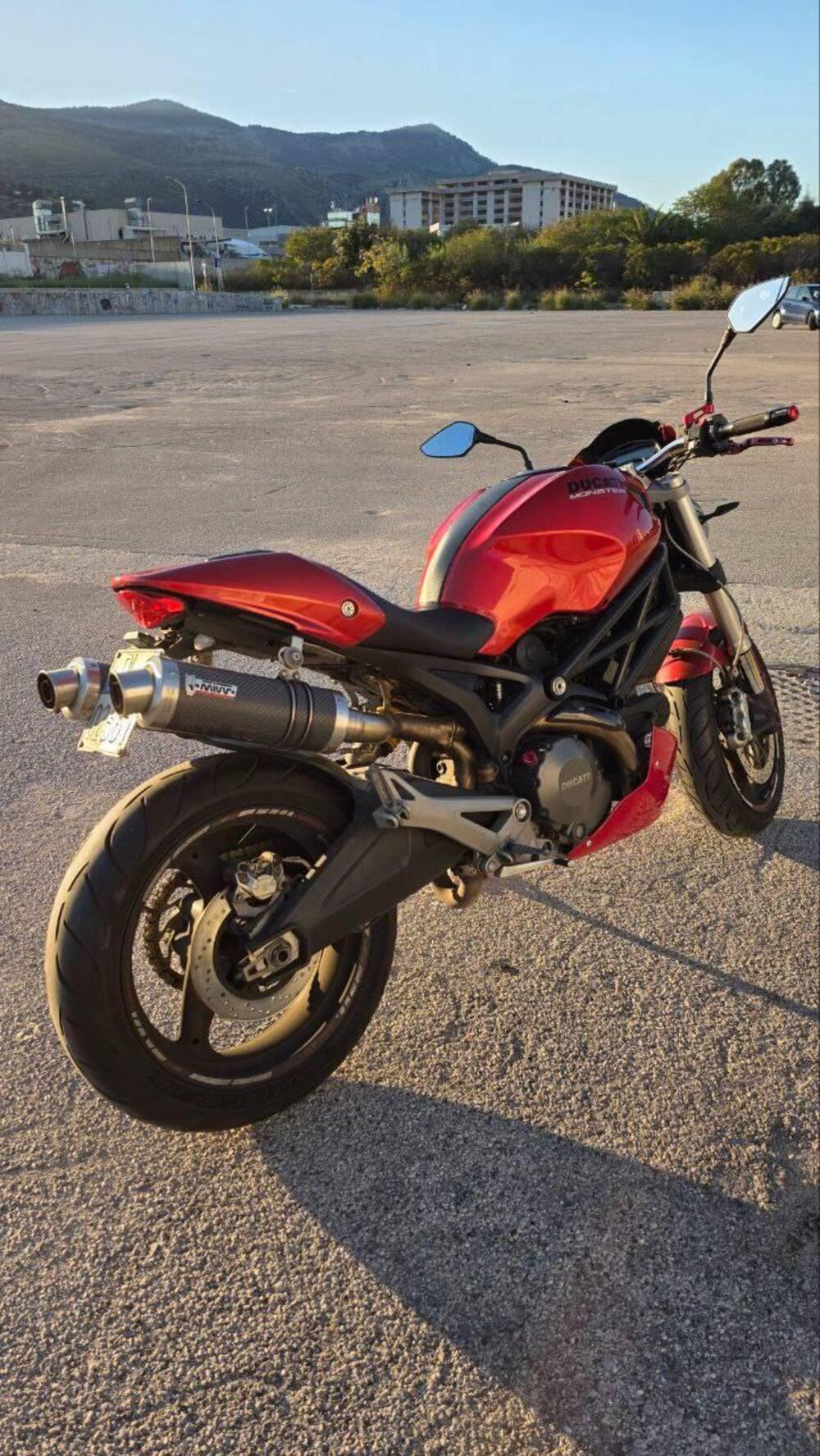 Ducati Monster 696 Plus (2007 - 14) (7)