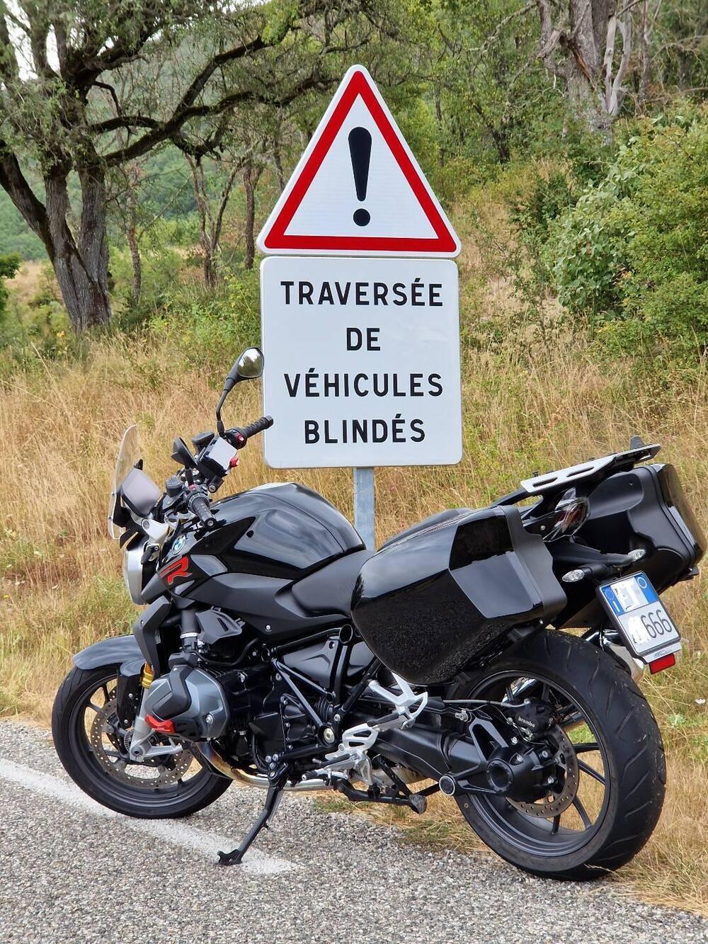 Bmw R 1250 R (2021 - 25) (3)