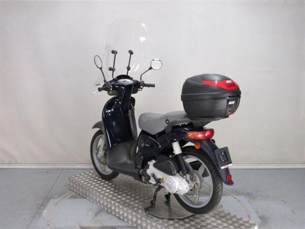 Aprilia Scarabeo 50 (2004 - 06) (5)