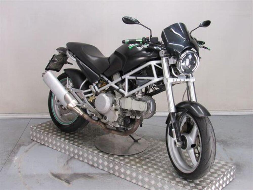 Ducati Monster 600 Dark (1998 - 01) (2)