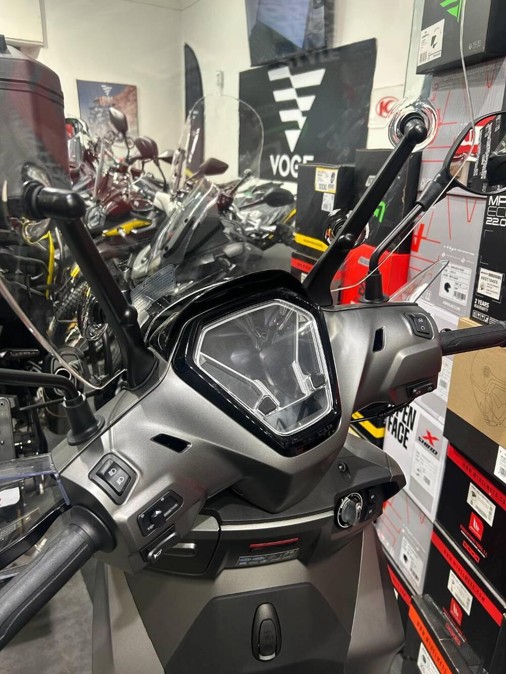 Voge Sfida SR16 125 (2025) (8)