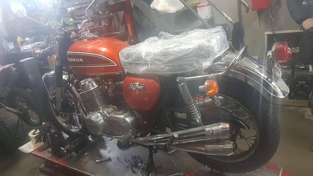 Honda CB 750 FOUR (2)