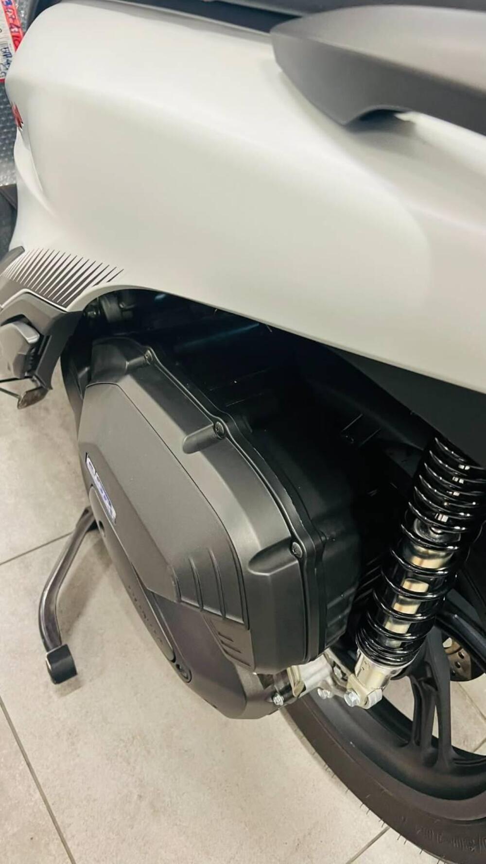 Honda SH 125i Sport (2024 - 25) (4)