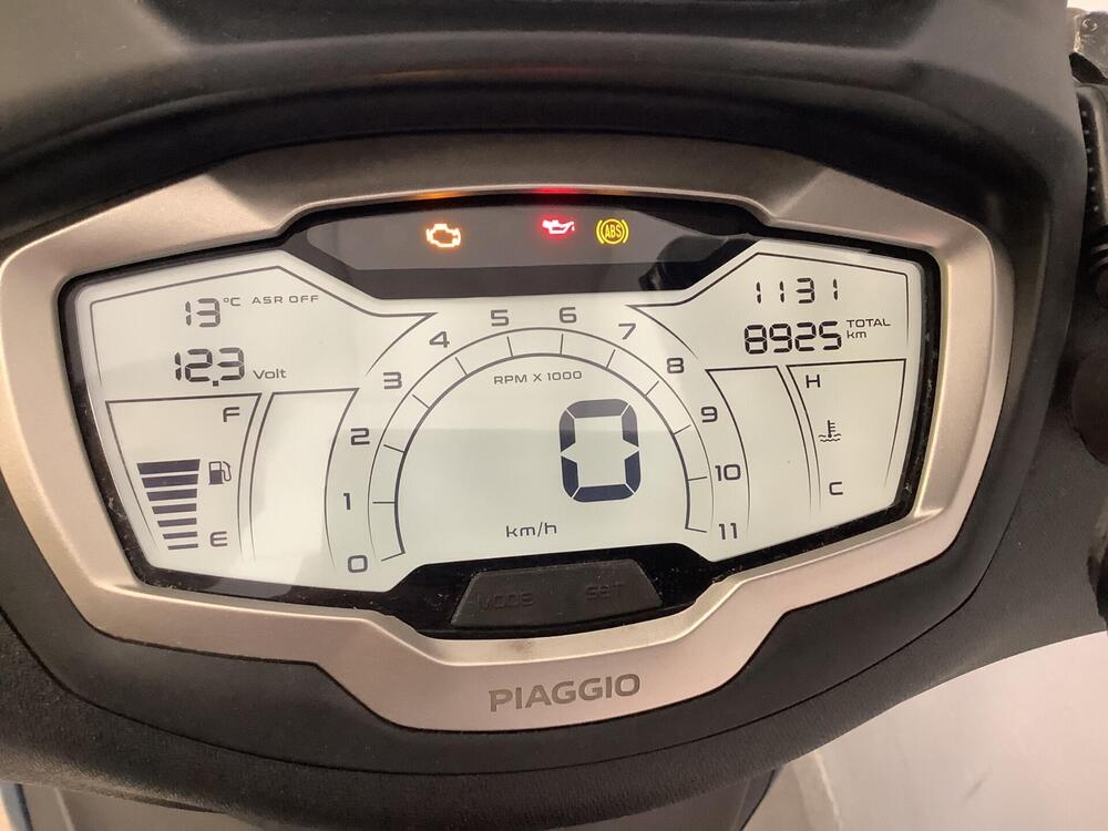 Piaggio Beverly 300 ABS-ASR (2021 - 25) (5)