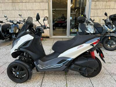Piaggio MP3 300 Sport ABS Hpe (2021 - 24) usata