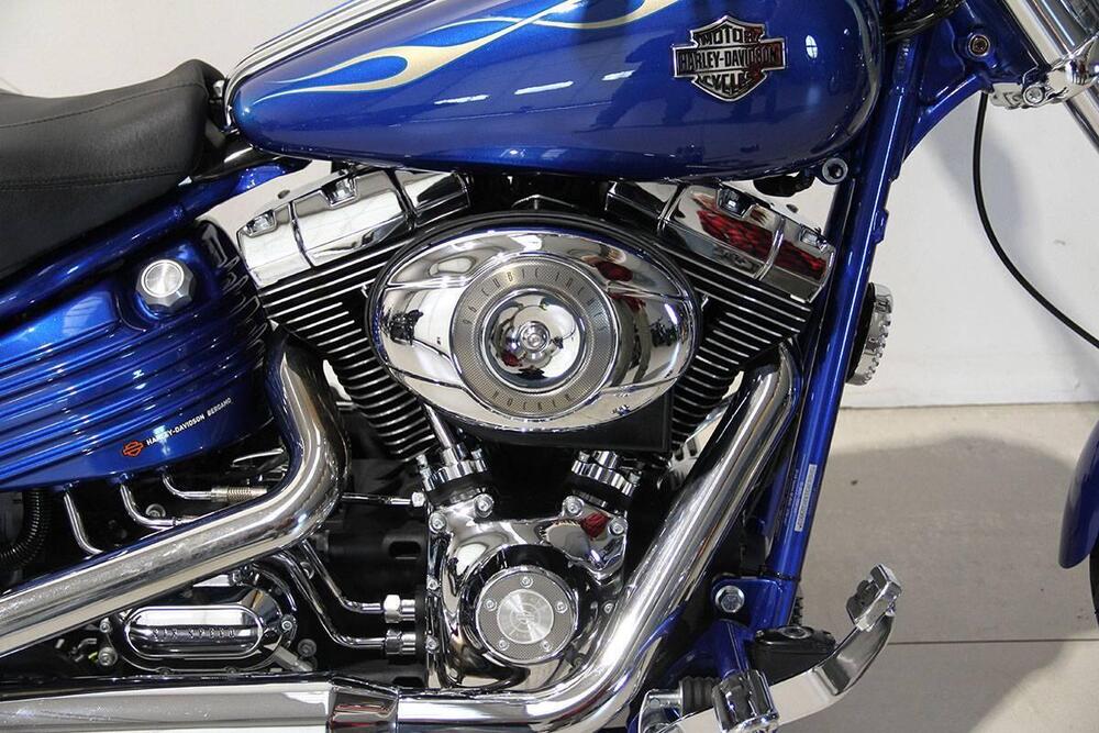 Harley-Davidson 1584 Rocker C (2009 - 11) - FXCWC (2)