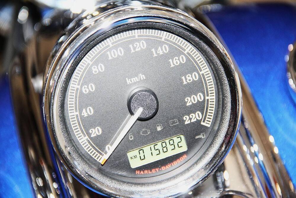 Harley-Davidson 1584 Rocker C (2009 - 11) - FXCWC (14)