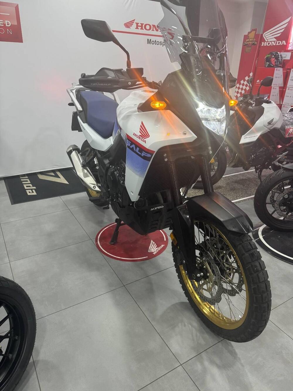 Honda Transalp XL750 (2023 - 24) (3)