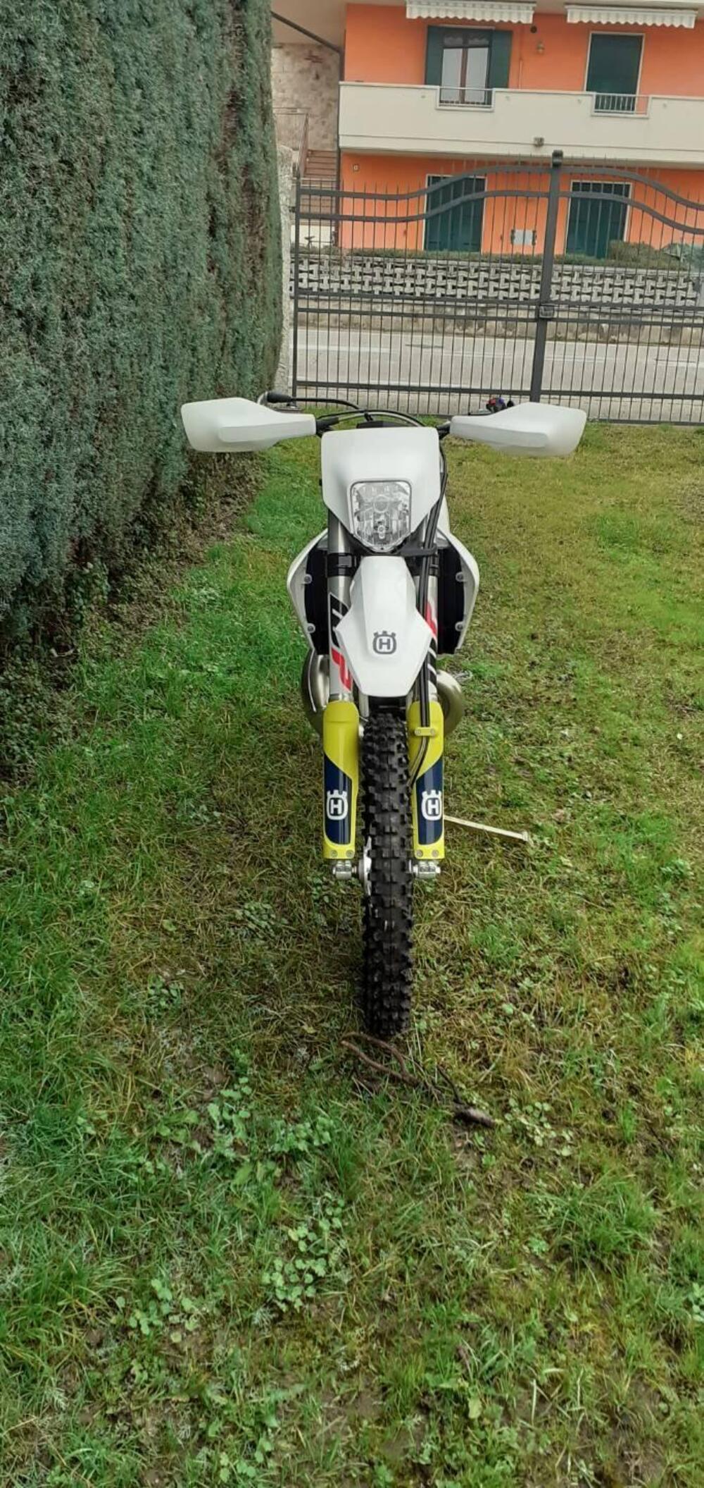Husqvarna TE 300i (2019) (11)