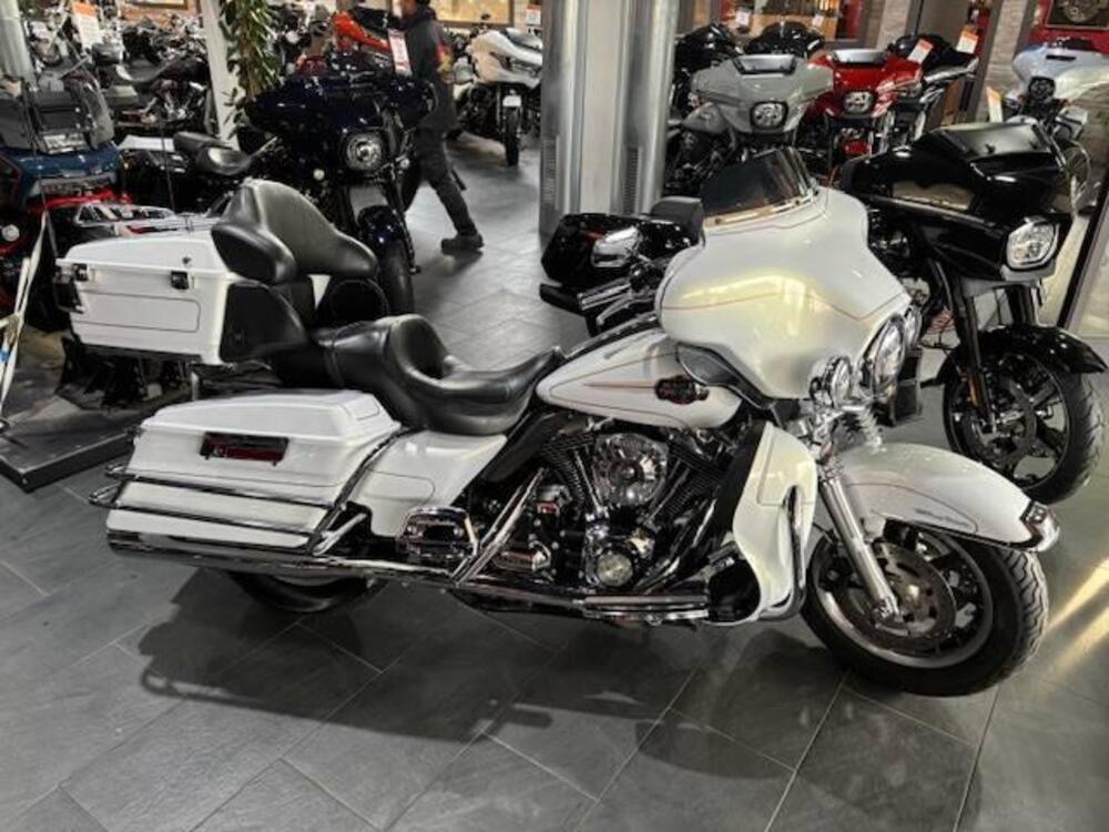 Harley-Davidson 1584 Electra Glide Ultra Classic (2008 - 13) - FLHTCU (2)