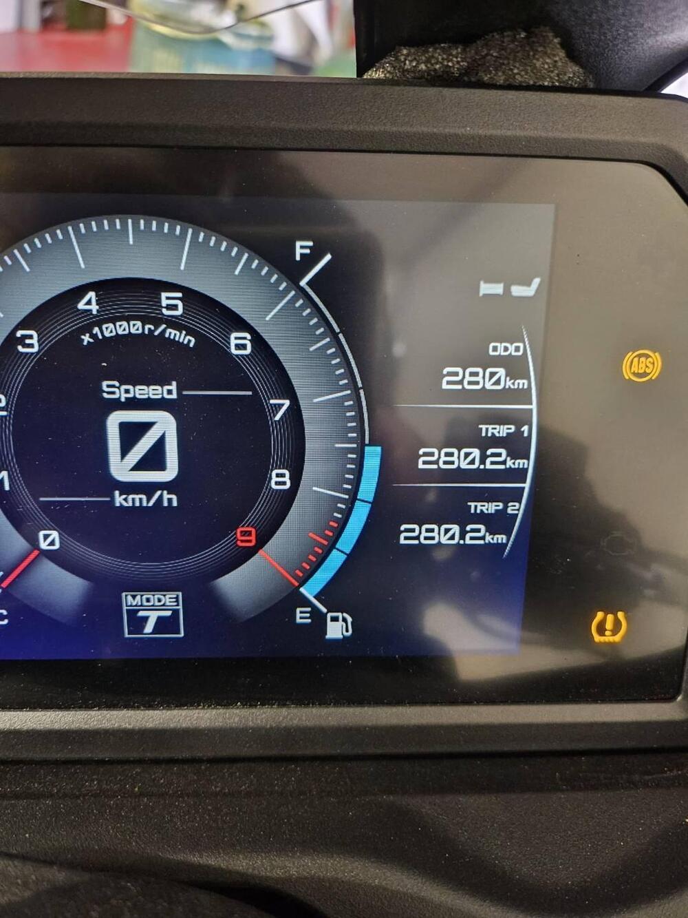 Yamaha T-Max 560 Tech Max (2025) (2)