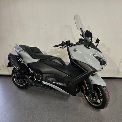Yamaha T-Max 560 Tech Max (2025) usata