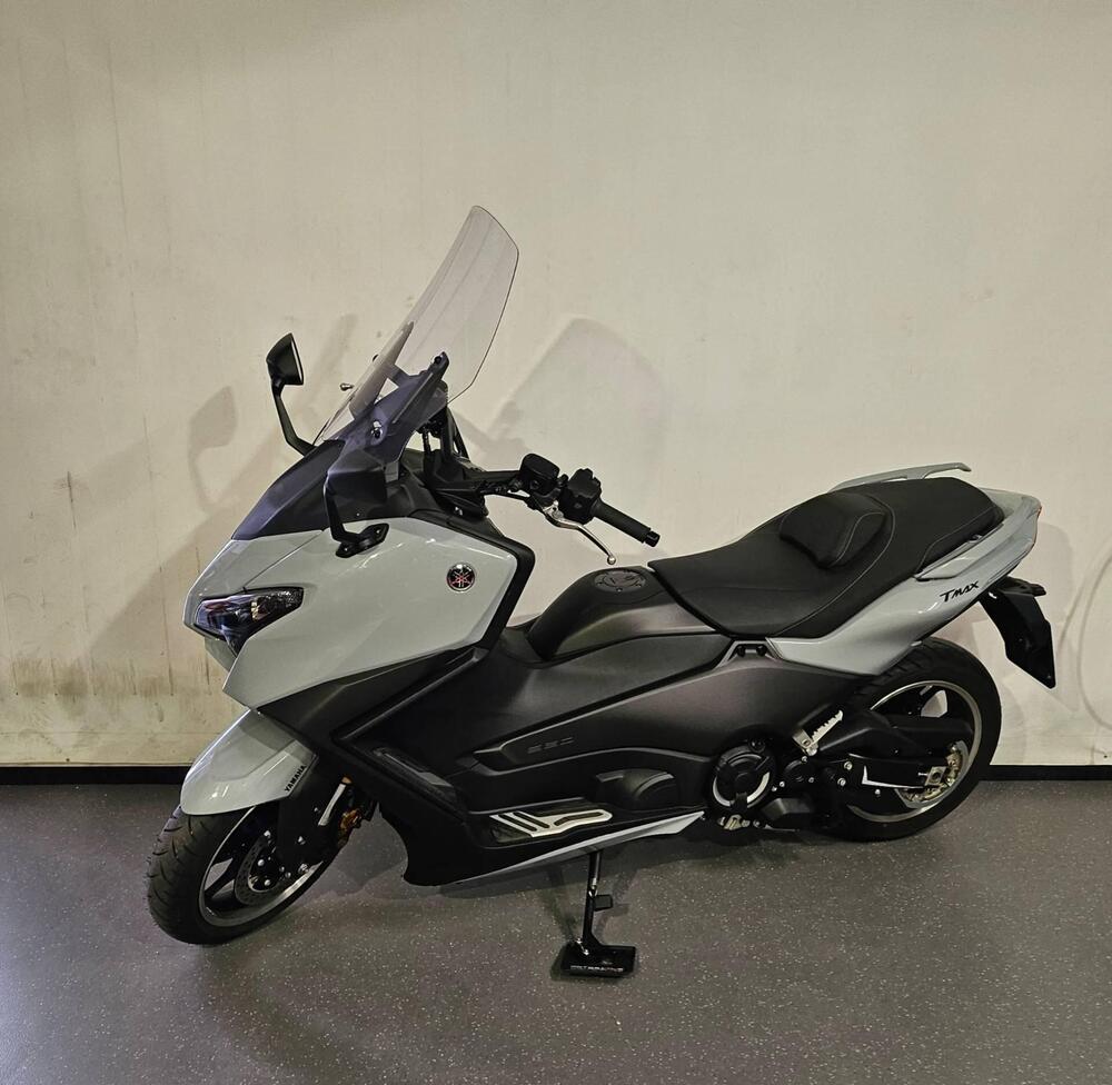 Yamaha T-Max 560 Tech Max (2025) (3)