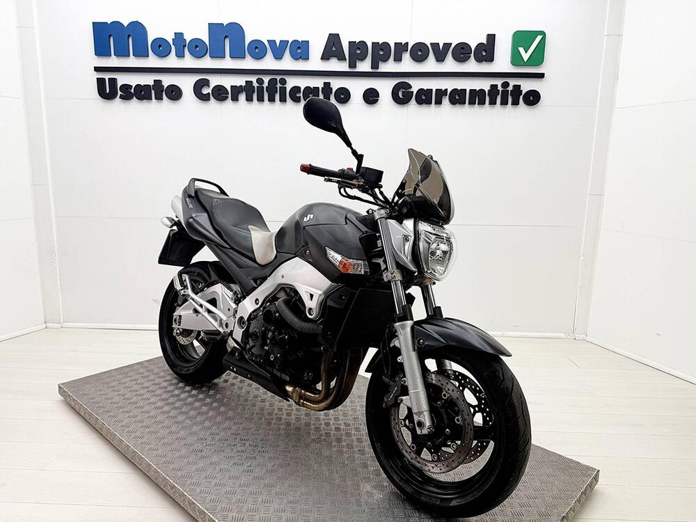 Suzuki GSR 600 (2006 - 11) (3)